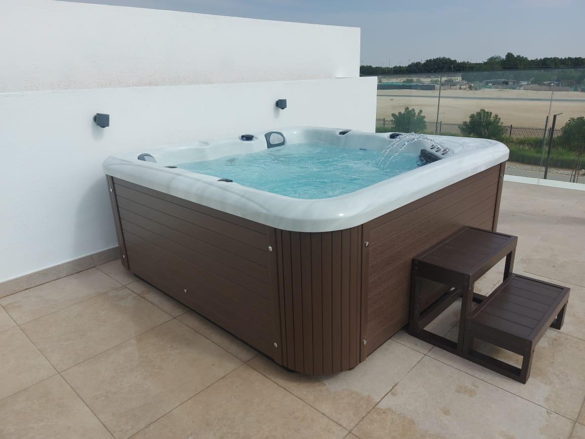 Jacuzzi & Hot Tubs